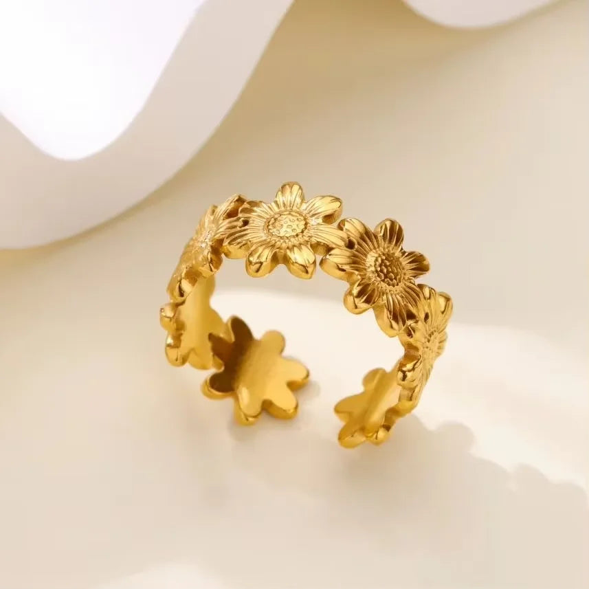 Dahlia Ring